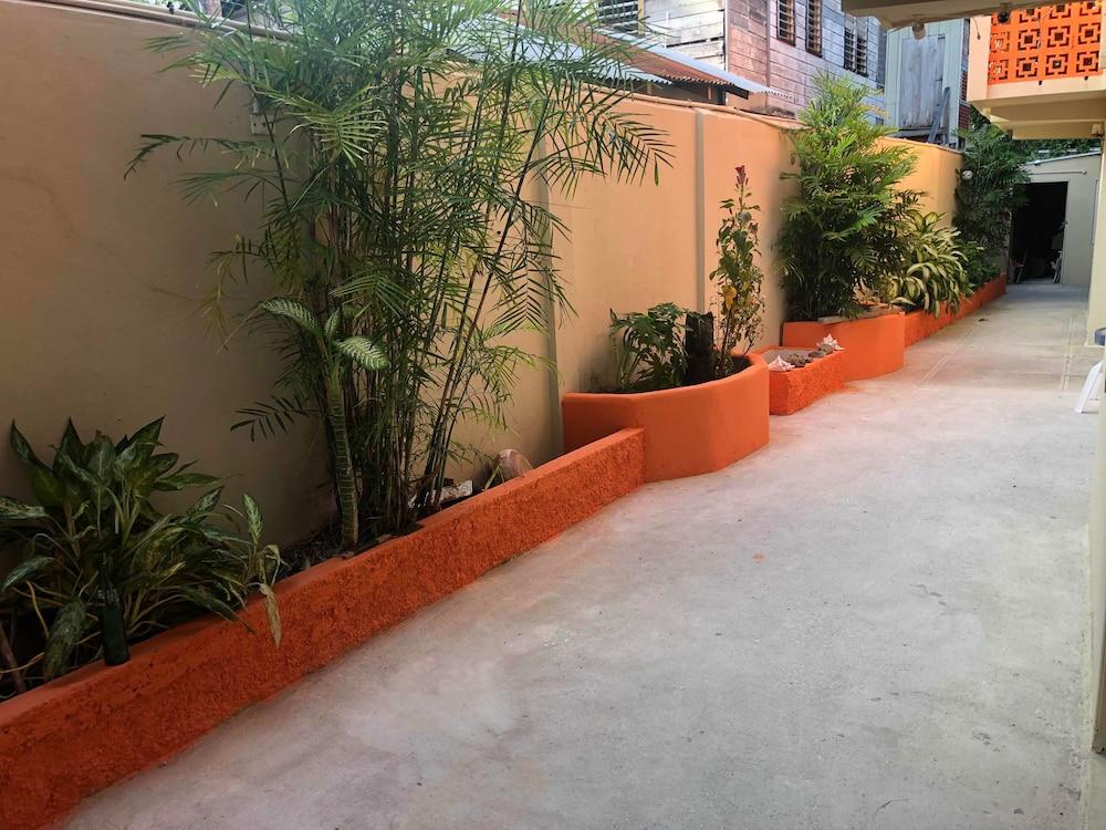 The Bakadeer Inn Ciudad de Belice Exterior foto