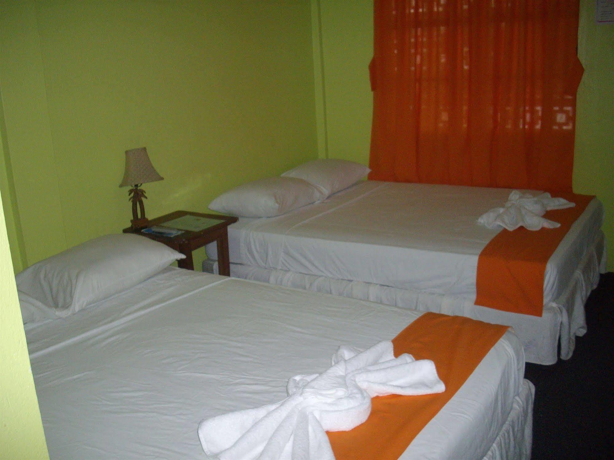 The Bakadeer Inn Ciudad de Belice Exterior foto